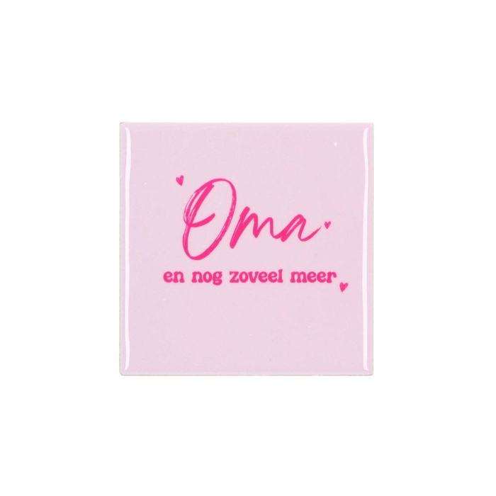 <h4>Tile Oma En Nog Zoveel Meer Pink 10x10x1cm</h4>