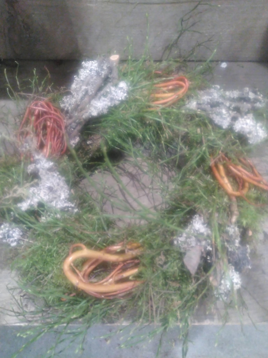 <h4>KRANZ 12 HEIDELBEER-WEIDE 25CM</h4>