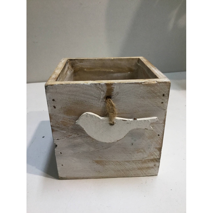 <h4>WOODEN PLANTER 10X10X10 WHITEWASH</h4>