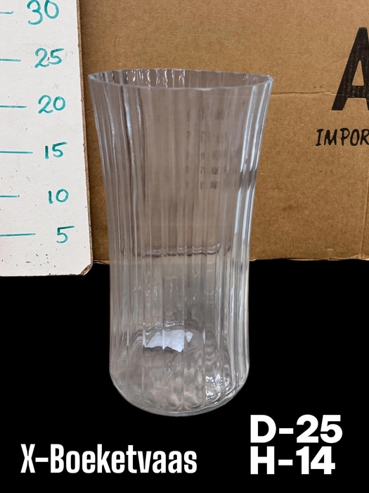 <h4>Vase en verre d25/h14</h4>