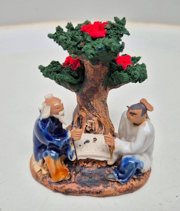 <h4>Two Chinese men under a tree ( glazed, ), height 8 cm, box 12 pcs.</h4>
