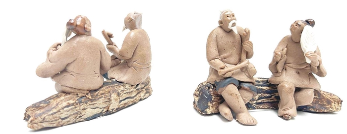 <h4>Two chinese men on a trunk, unglazed, height 7cm, box 6 or 12 pcs.</h4>