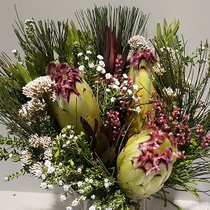 Bqt - 3 Protea Lime Light Carousel
