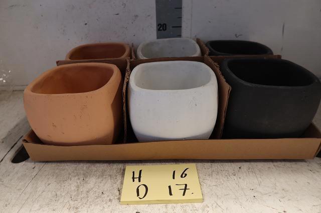 <h4>HUIS EN TUINDECO H%</h4>