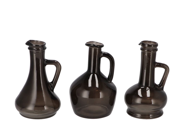 <h4>Dry Glass Black Clear Pitcher Assorted A Piece 10x15cm</h4>