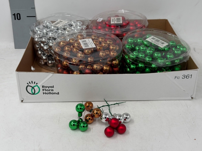 <h4>KERSTBAL IN DOOS H%</h4>