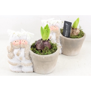 arr4 Hyacint RN - Boy & girl hugging