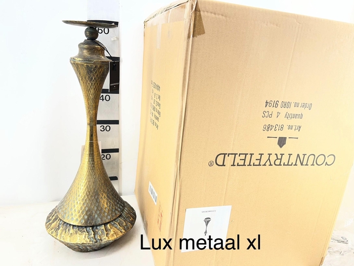 <h4>HUIS EN TUINDECO H%</h4>