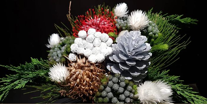 Xmas Bqt - Festive Christmas (p/bunch)