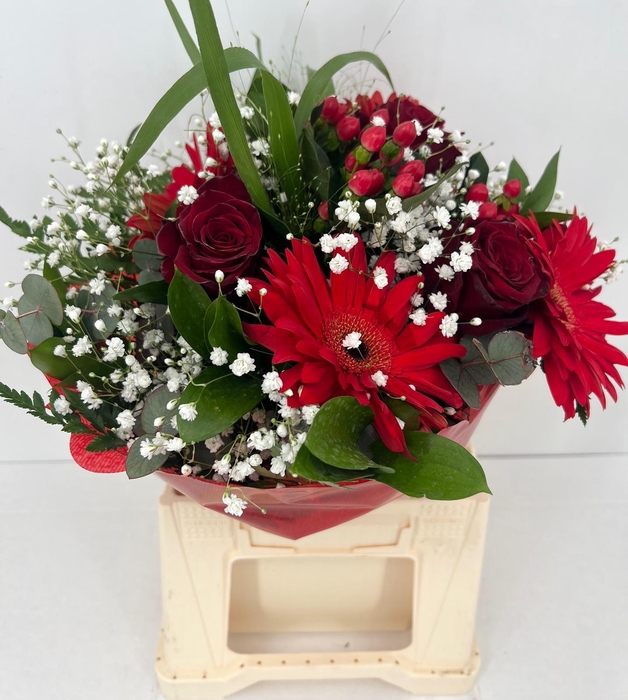 <h4>Bouquet Festa della Mamma (3 rose + gypso)</h4>
