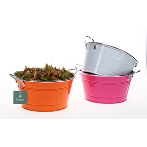 Zinken schaal rond div. kleuren met narcissen