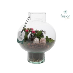 Green BottleLaura Small met Pasen arrangement