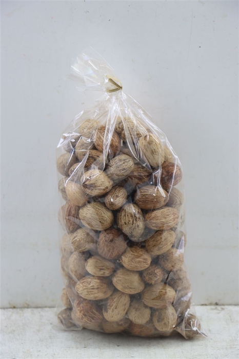 Deco Amra Nut 500gr Bag (±120pcs)