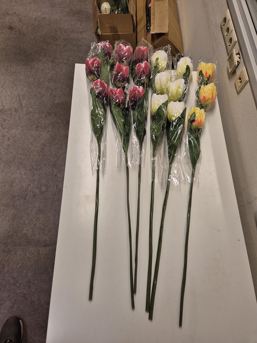 <h4>Y ARR ZIJDEN TULPEN 3BLOEM P TAK</h4>