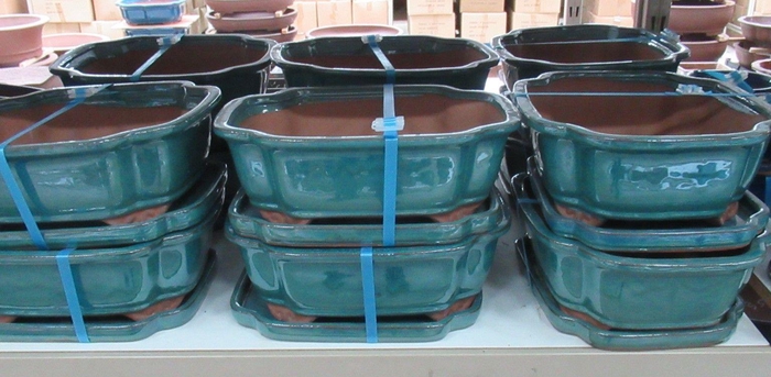 <h4>Bonsai pot oval glazed green, with plate ( 32x26x10)</h4>