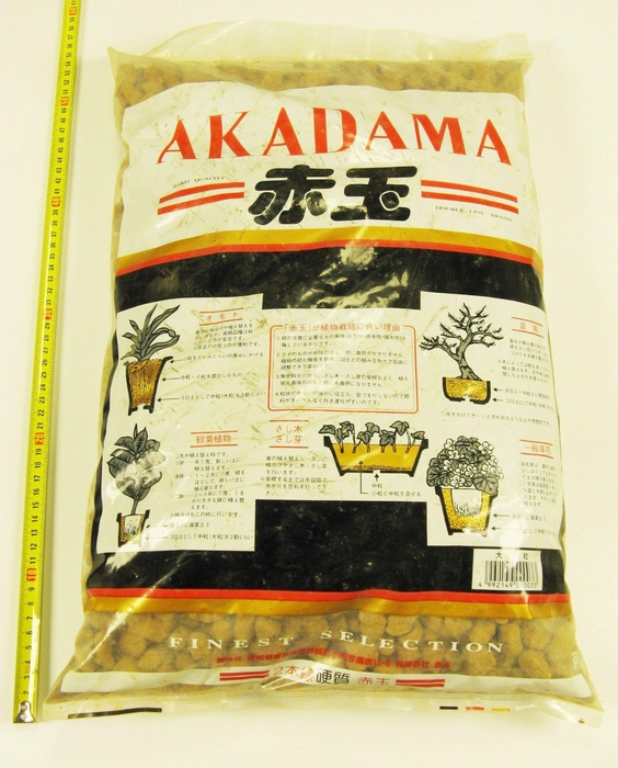 <h4>Akadama 14 liter, 10 mm grain size</h4>