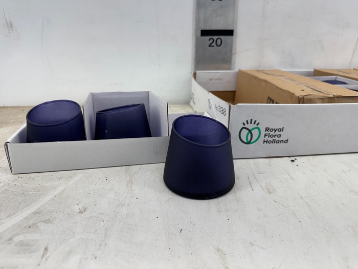 <h4>HUIS EN TUINDECO H%</h4>