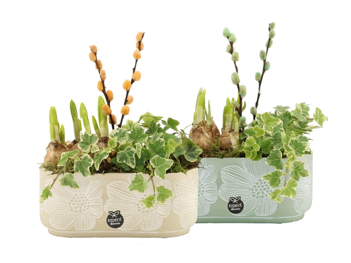 <h4>11680: Outdoor spring arrangement</h4>