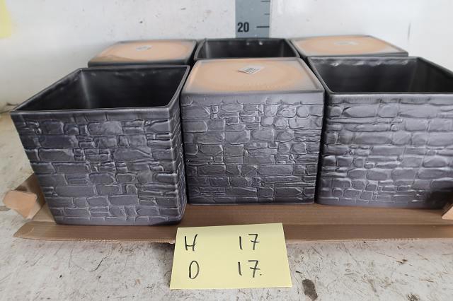 <h4>HUIS EN TUINDECO H%</h4>