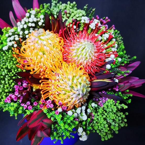 Bqt - 3 pin Carousel bouquet