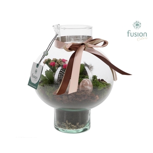 Green BottleLaura Small met Pasen arrangement