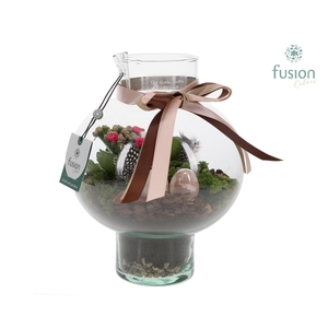 Green BottleLaura Small met Pasen arrangement