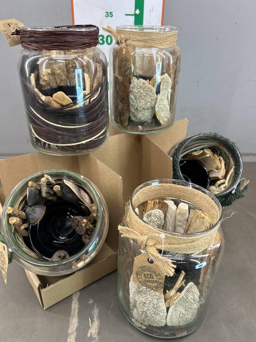 <h4>ARR. GLAS POT DECO+HOLE 7CM</h4>