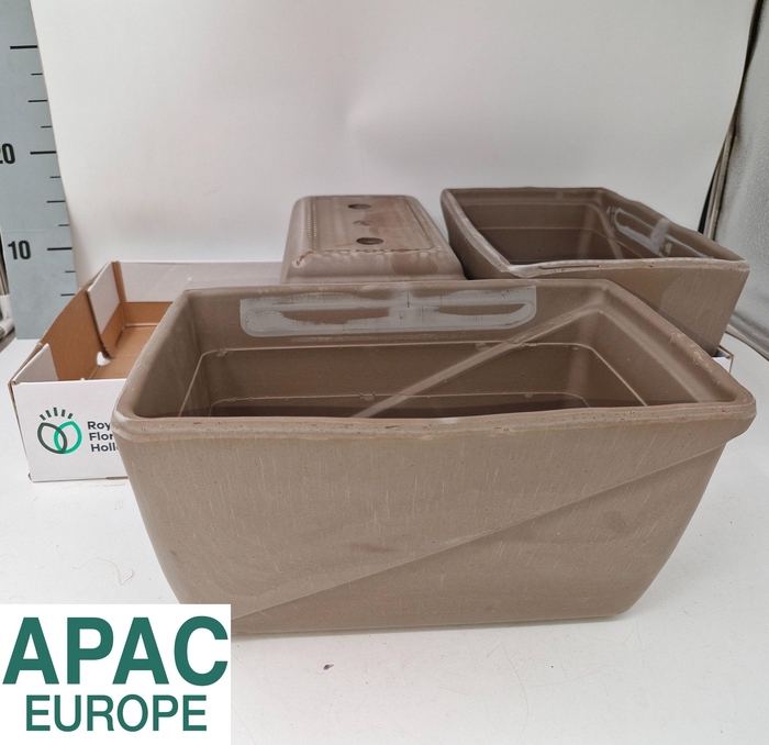 <h4>Jardinière 30cm en terre cuite taupe</h4>