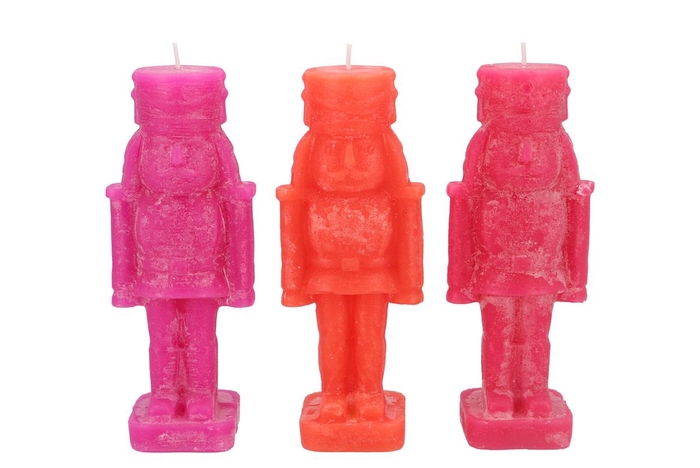 <h4>Frosty Nutcracker Fuchsia Mix Candle 7x7x20cm</h4>