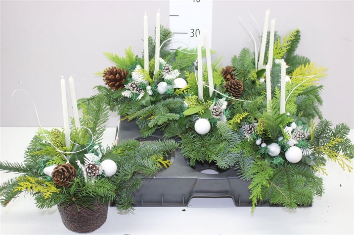 <h4>Arr Kerststuk Nr 8</h4>