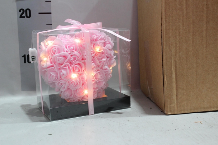 <h4>HUIS EN TUINDECO H%</h4>