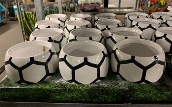 <h4>Pot Ceramic Football</h4>