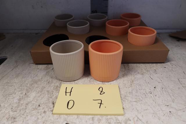 <h4>HUIS EN TUINDECO H%</h4>