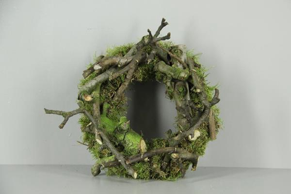 <h4>Wreath Pear Wood / Moss 25cm</h4>